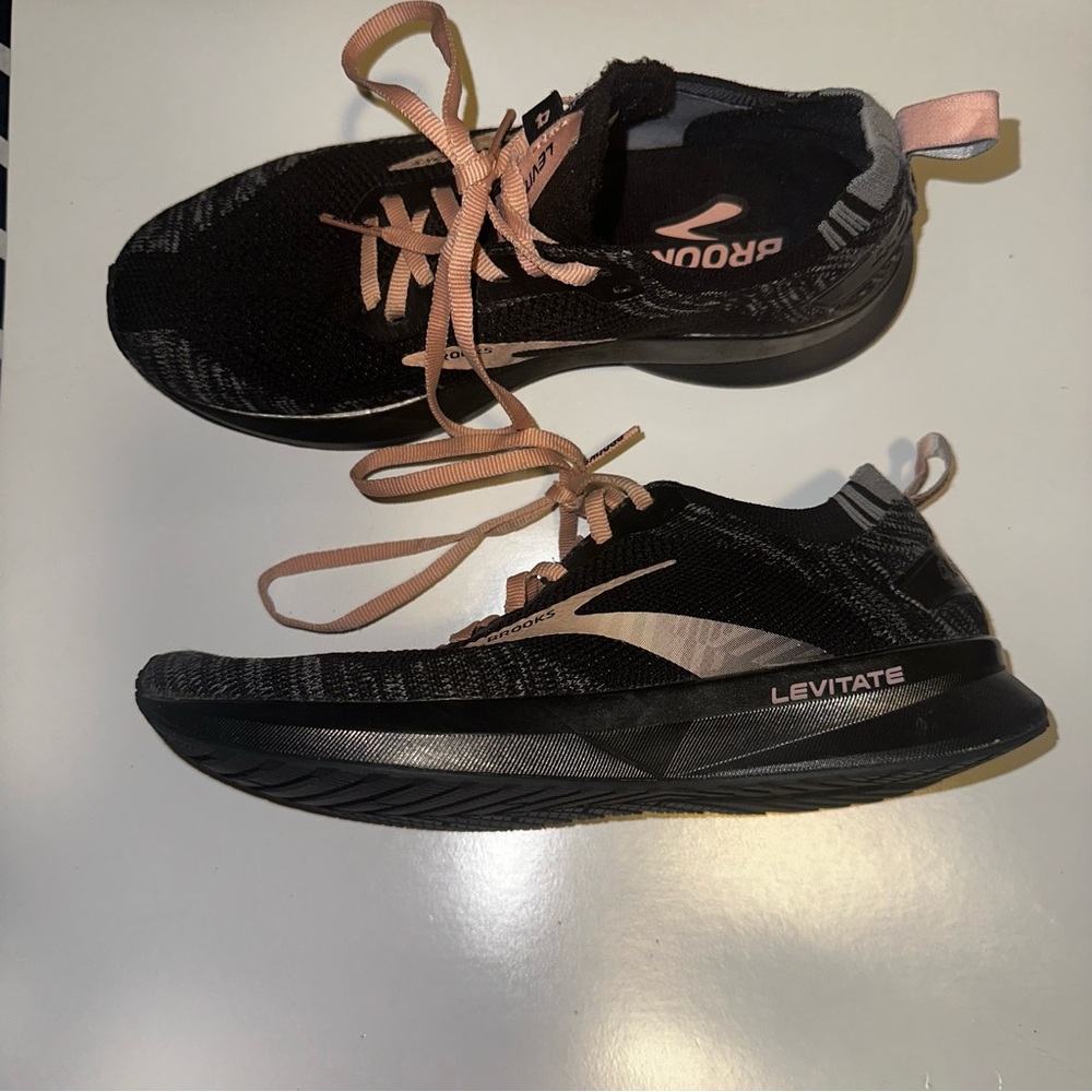 Brooks Women's Black Running Shoes EUC